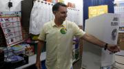 Brasil necesita cambio, dice Flávio Bolsonaro al votar en las presidenciales de Brasil