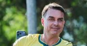 Flávio Bolsonaro sigue al frente pero Lula recorta distancias, con el 64% del escrutinio