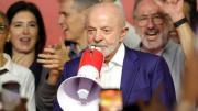 Lula reconoce que el resultado en primera vuelta es inesperado y critica a Bolsonaro