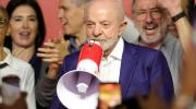 Lula reconoce que el resultado en primera vuelta fue inesperado y critica a Bolsonaro