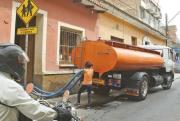 Cisternas deberán cargar agua dentro de predios privados en Cochabamba