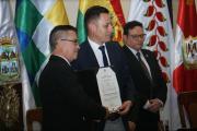 El vicepresidente felicita al nuevo fiscal General del Estado, José Armando Urioste