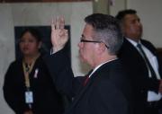 ASAMBLEA POSESIONA A URIOSTE COMO FISCAL GENERAL INTERINO