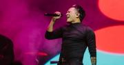 Luis Vega apunta a los Grammy y pide a sus fanáticos elegir las canciones para su disco