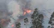Cochabamba: Helicóptero con Bambi Bucket se suma a la lucha contra el incendio en Pocona