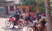 Riberalta: retienen y golpean a tres sujetos acusados de asaltar a un mototaxista