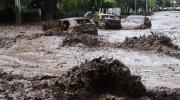 Kast decreta estado de catástrofe en zona este de Santiago arrasada por torrente de agua