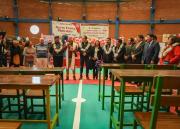 Dockweiler entrega mobiliario a la U.E. Copacabana Fe y Alegría y becas para universidades