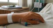 Mujer queda gravemente herida tras ser atacada por su expareja; su hijo de 12 años resultó herido al defenderla
