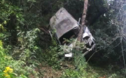 Un vehículo cae en un barranco de los Yungas; se presume que son músicos que asistieron a una fiesta