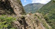 En menos de 24 horas, un segundo minibús se embarranca en los Yungas y deja tres fallecidos y ocho heridos