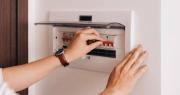 CRE dice que espera escala tarifaria del Gobierno para emitir avisos de cobranzas de electricidad en Santa Cruz