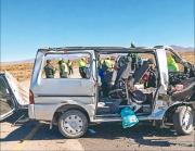 En un accidente mueren cinco integrantes del grupo de salay Karumanta; su director lucha por su vida