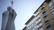 El papa León XIV pasó una noche tranquila tras ser operado de un cáncer de pulmón