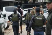 Caen tres atracadores en poder de Bs 13.300 y tres armas de fuego