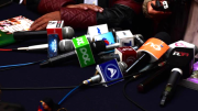 ASOCIACIONES DE PERIODISTAS RECHAZAN ACUSACIONES DE URIOSTE Y EXIGEN PRUEBAS O RECTIFICACIÓN