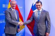 Gobierno afina reunión con Chile y se alista para encuentros con Perú y Urupabol