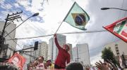 Lula pide a sus seguidores que lleven a votar a los indecisos
