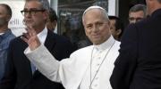 León XIV sale del hospital Gemelli para regresar al Vaticano tras recibir el alta hospitalaria