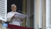 El Papa reaparece para rezar el Ángelus en el Vaticano tras su operación de pulmón: Retomaré gradualmente mi actividad