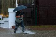 Las lluvias torrenciales matan a una mujer en España y causan incidencias aeroportuarias