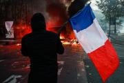 Macron apela al orden tras expresar ira y vergüenza por los disturbios en Francia