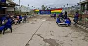 Bagalleros bloquean puente internacional con Argentina en rechazo a las “restricciones” aduaneras