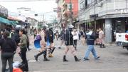 Continúan los operativos para despejar las calles en el mercado antiguo Los Pozos