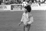 Maradona: el pibe de rizos que sorprendió al fútbol argentino hace 50 años en su debut