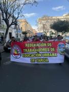 Magisterio marcha contra la descentralización de institutos