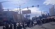 “No tenemos gas para cocinar”: vecinos bloquearon una avenida principal de El Alto para exigir garrafas