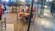 Delincuente atraca a una pareja en un restaurante en Santa Cruz