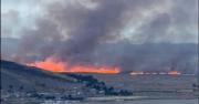 Incendio forestal amenaza las turísticas islas peruanas de los Uros, en el lago Titicaca