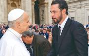JP Velasco invita a León XIV a visitar Santa Cruz durante encuentro en el Vaticano