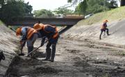 Alcaldía limpia canales de drenaje que llevaban más de 4 años sin atención
