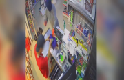 Sujeto armado atraca en un micromercado en la zona sur de la capital cruceña