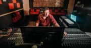 Boliviano llega a los Latin Grammy con una canción que fusiona sonidos tradicionales ¿de quién se trata?
