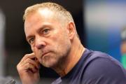 Flick confía plenamente en los árbitros, alaba a Mourinho y confirma la ausencia de Koundé