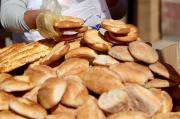 Reportan 25 amonestaciones por vender el pan a Bs 1