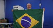 Lula dice al votar que el pueblo salió a la calle a “defender sus conquistas”