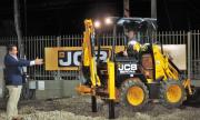 JCB y Gerona relanzan la retroexcavadora 1CX en Bolivia