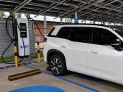 Ingeniero plantea la conversión eléctrica de vehículos y buses para mitigar la crisis de combustibles