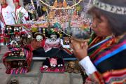Devoción y cosmovisión andina en la procesión de las 'ñatitas' en la antesala de Todos Santos