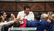 Entre gritos y reclamos, Roberto Castro logra la reelección en la presidencia de Diputados