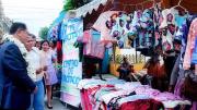 Exponen prendas típicas hechas por mujeres en talleres municipales