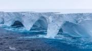 Alerta por la ruta que sigue el iceberg más grande del mundo