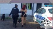 La detuvieron por romperle la luneta al auto de su ex