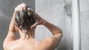 Para qué sirve ponerle sal al shampoo y lavarse el cabello