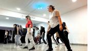Del tango al rock y del folklore a la salsa, enseñan a bailar todos los ritmos en Adrogué