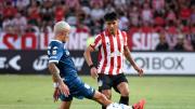 Estudiantes dejó sin invicto a Racing y es líder de la zona A